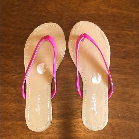 UNIONBAY Shoes - Union bay hot pink flip flops size 7M